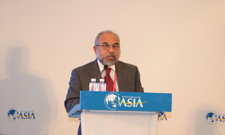 马来西亚国际战略研究院院长RASTAM Mohd ISA发表演讲