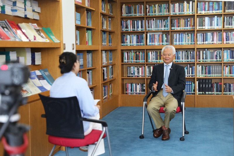 吴士存接受总台记者专访