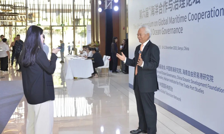 论坛期间，吴士存接受多家媒体现场专访